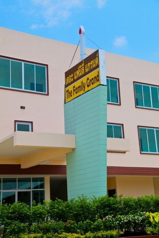 The Family Grand Hotel Udon Thani Exterior photo
